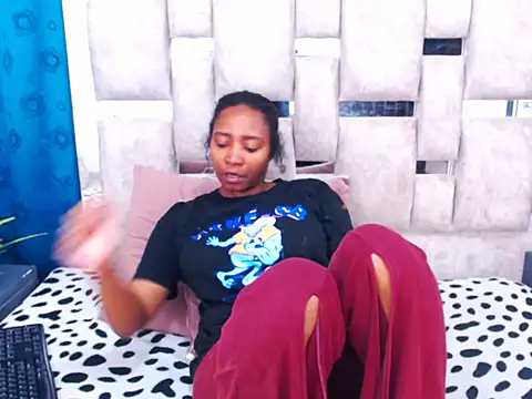 AmbarSmit online show from 09/10/25, 04:01