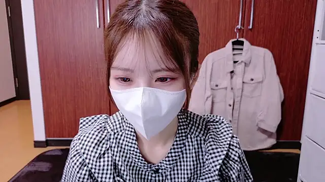 Snapshot of Ema_o0_chan chatting on 09/30/25, 05:01 Ema o0 chan online show from 09/30/25, 05:01