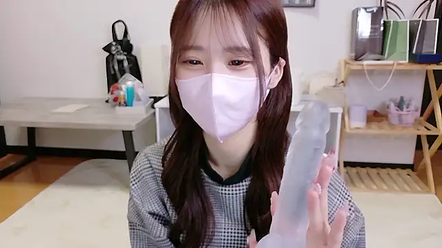 Snapshot of Ema_o0_chan chatting on 11/11/25, 05:40 Ema o0 chan online show from 11/11/25, 05:40