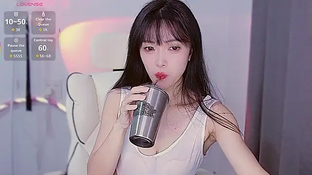 XiaoNana  online show from 11/15/25, 08:55