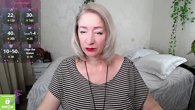 hunters woman online show from 10/08/25, 02:04