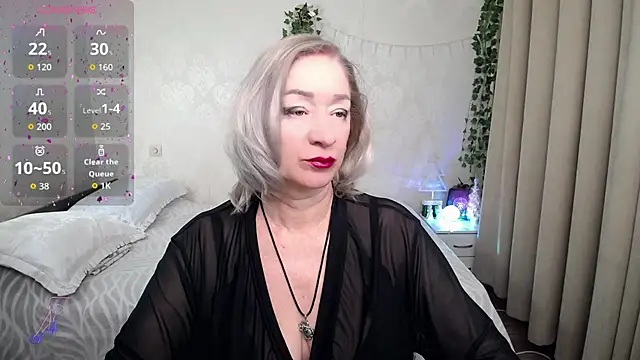 hunters woman online show from 12/21/25, 06:37