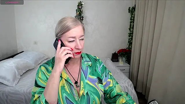 Snapshot of hunters_woman chatting on 07/12/26, 04:09 hunters woman online show from 07/12/26, 04:09