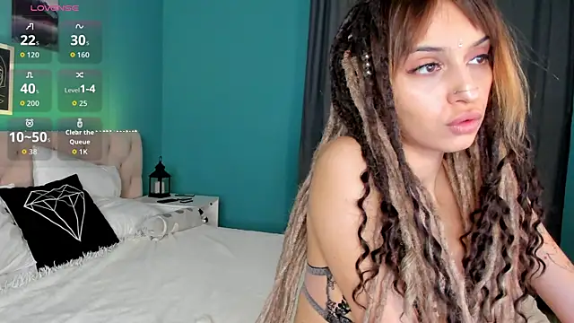 Snapshot of Ameli_Shell chatting on 10/10/25, 01:04 Ameli Shell online show from 10/10/25, 01:04