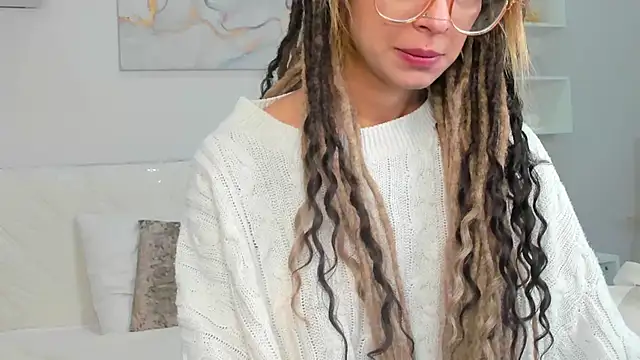 Snapshot of Ameli_Shell chatting on 10/13/25, 01:16 Ameli Shell online show from 10/13/25, 01:16