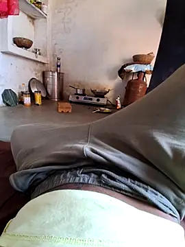 RAYI Queen 3 online show from 10/12/25, 03:27