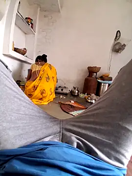 RAYI Queen 3 online show from 10/26/25, 03:34