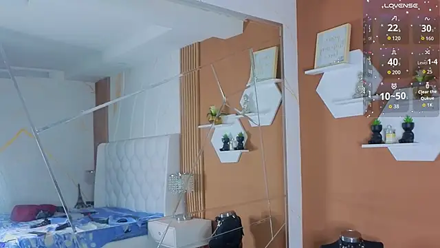 Snapshot of EimmyAdams chatting on 09/17/25, 12:29 EimmyAdams online show from 09/17/25, 12:29