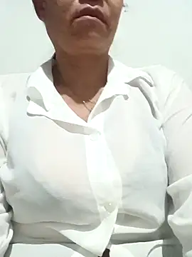 Snapshot of NaughtyBell69 chatting on 12/18/25, 11:00 NaughtyBell69 online show from 12/18/25, 11:00