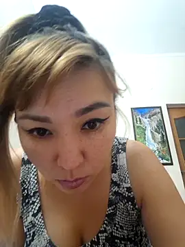 Snapshot of HellaWerlous chatting on 09/13/25, 06:40 HellaWerlous online show from 09/13/25, 06:40