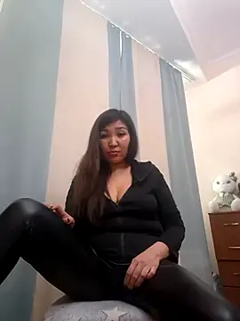 Snapshot of HellaWerlous chatting on 12/21/25, 09:27 HellaWerlous online show from 12/21/25, 09:27