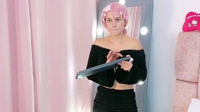 Snapshot of LolaYun chatting on 11/13/25, 09:03 LolaYun online show from 11/13/25, 09:03