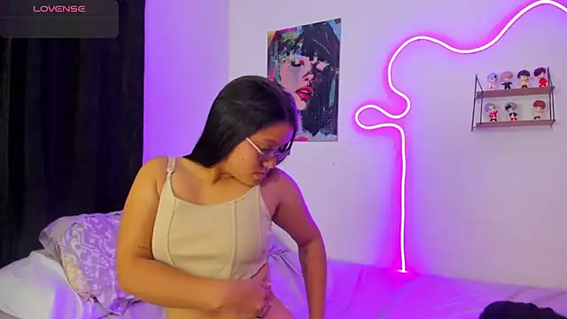 Dilan and Mia online show from 12/21/25, 07:21