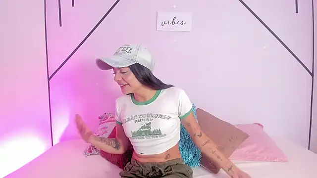 MiahCornell  online show from 01/05/26, 07:17