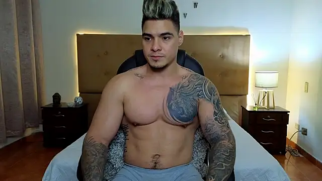 Steven Velez online show from 09/18/25, 01:40