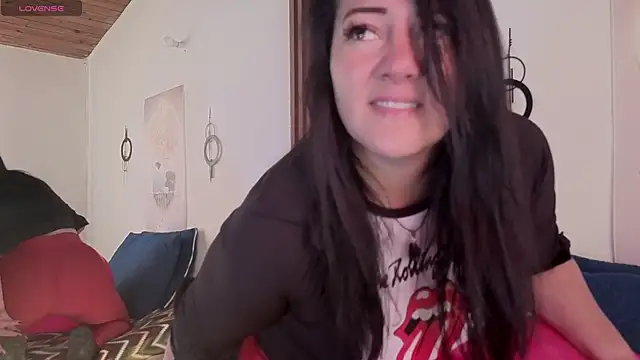 Snapshot of karla_valk1 chatting on 10/02/25, 01:29 karla valk1 online show from 10/02/25, 01:29