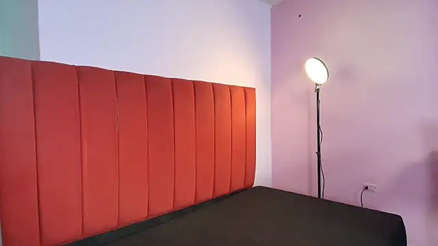 Snapshot of Bunny_Petit chatting on 09/26/25, 10:52 Bunny Petit online show from 09/26/25, 10:52