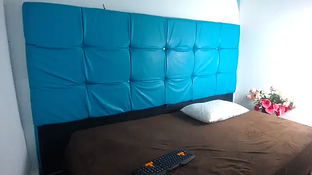 Snapshot of Bunny_Petit chatting on 10/28/25, 10:19 Bunny Petit online show from 10/28/25, 10:19