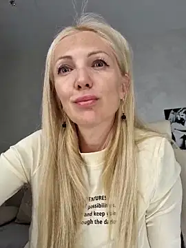 Monna online show from 02/22/25, 02:19