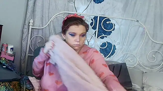 g0lden are0las89 online show from 04/18/26, 06:45