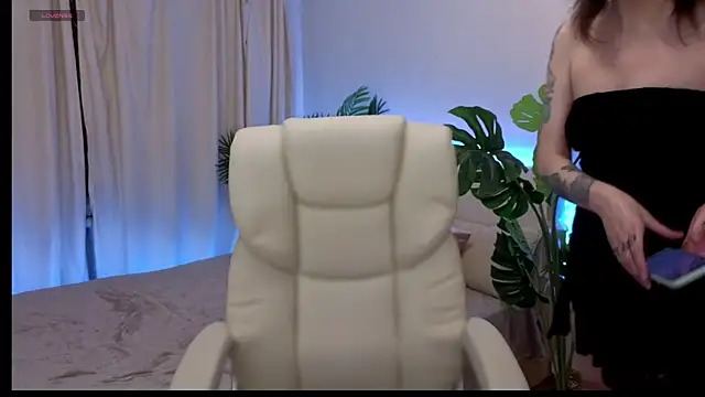 TinaMelt online show from 09/23/25, 05:27