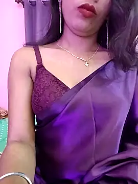 Snapshot of priya_26 chatting on 09/15/25, 10:15 priya 26 online show from 09/15/25, 10:15