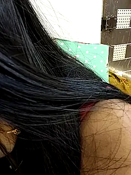 Snapshot of priya_26 chatting on 11/10/25, 06:34 priya 26 online show from 11/10/25, 06:34