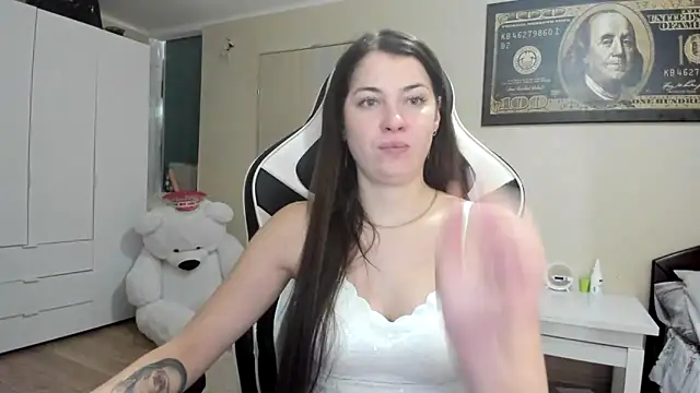 Snapshot of EmiLovsi chatting on 10/09/25, 07:34 EmiLovsi online show from 10/09/25, 07:34