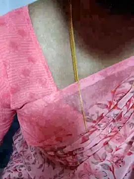 Snapshot of Tamil_Princess12 chatting on 10/31/25, 07:59 Tamil Princess12 online show from 10/31/25, 07:59