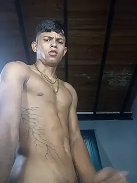 Snapshot of God_Eros_23cm chatting on 04/26/26, 08:06 God Eros 23cm online show from 04/26/26, 08:06