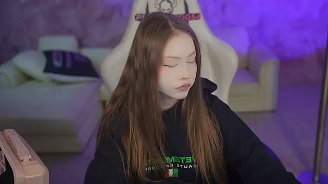 Esmie Smile online show from 02/21/26, 10:55