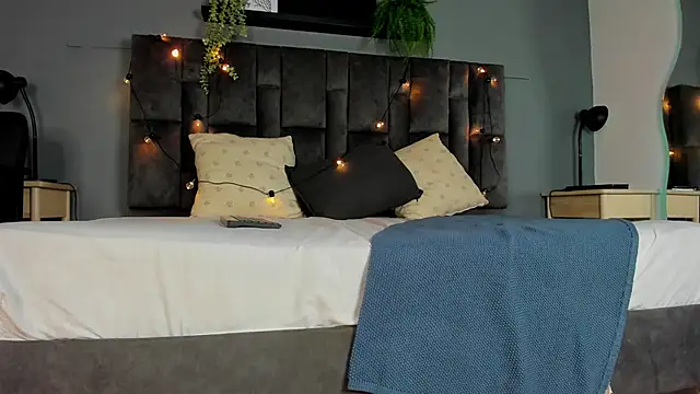 RiriiBrunette   online show from 04/09/26, 07:52