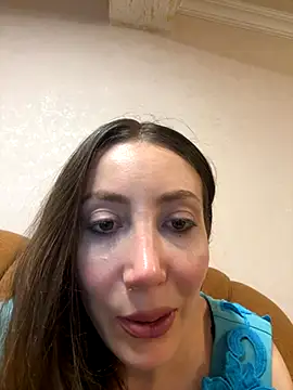 Snapshot of HellaryTourent chatting on 09/11/25, 04:29 HellaryTourent online show from 09/11/25, 04:29