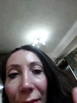 Snapshot of HellaryTourent chatting on 10/22/25, 04:40 HellaryTourent online show from 10/22/25, 04:40