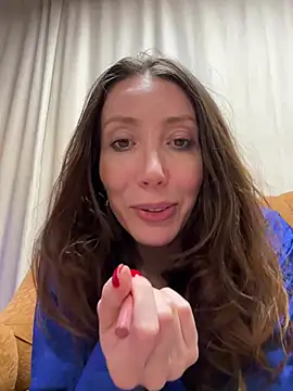 Snapshot of HellaryTourent chatting on 01/12/26, 03:17 HellaryTourent online show from 01/12/26, 03:17