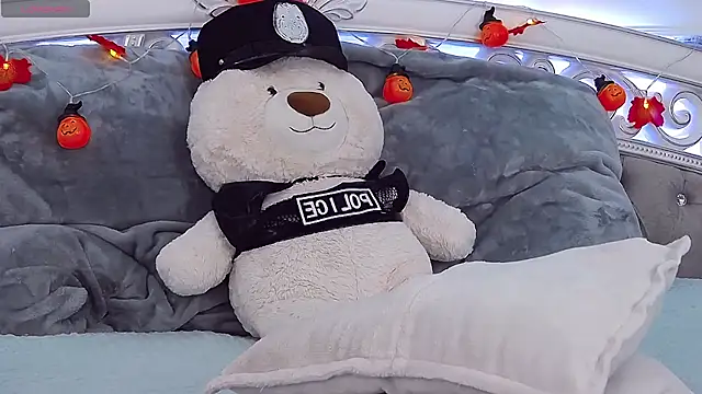 EvaMenders online show from 10/25/25, 03:29