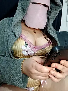 Queen-15 online show from 01/17/26, 10:46