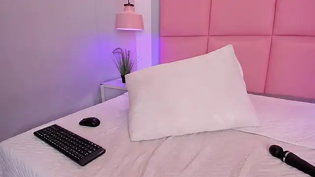 JulianaValencia online show from 02/03/26, 02:53