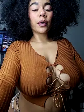 Snapshot of Yerystar chatting on 10/23/25, 03:17 Yerystar online show from 10/23/25, 03:17