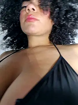 Snapshot of Yerystar chatting on 10/25/25, 11:10 Yerystar online show from 10/25/25, 11:10