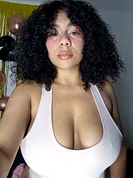 Snapshot of Yerystar chatting on 11/16/25, 10:26 Yerystar online show from 11/16/25, 10:26