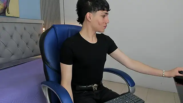 SamBlack  online show from 04/18/26, 12:42