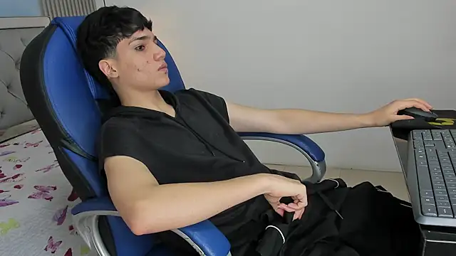 SamBlack  online show from 04/20/26, 09:38