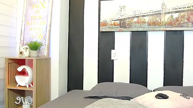 ParisRoux online show from 02/22/26, 01:31