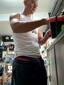 Snapshot of Terra-22cm chatting on 10/12/25, 03:00 Terra-22cm online show from 10/12/25, 03:00