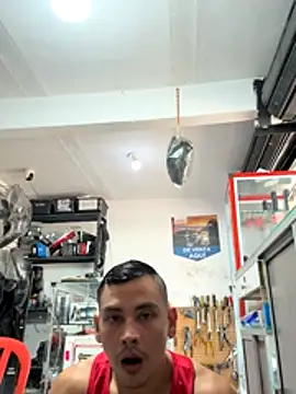 Snapshot of Terra-22cm chatting on 10/23/25, 01:43 Terra-22cm online show from 10/23/25, 01:43