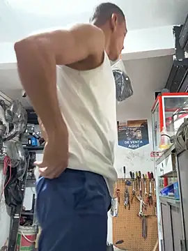 Snapshot of Terra-22cm chatting on 10/27/25, 02:32 Terra-22cm online show from 10/27/25, 02:32