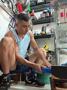 Snapshot of Terra-22cm chatting on 12/16/25, 01:38 Terra-22cm online show from 12/16/25, 01:38