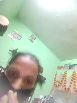 RAYI Queen 4 online show from 10/21/25, 05:24