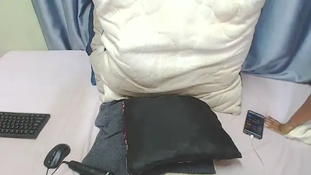 HornyEbony4u online show from 12/18/25, 02:01